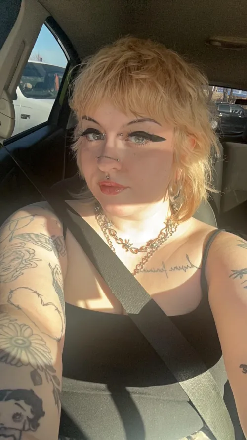 Who loves a heavy metal mommy ??