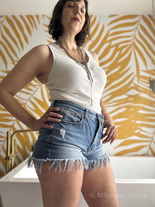 It's shorts weather somewhere