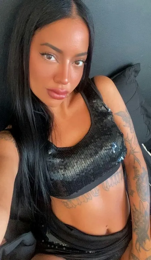 kiss me under the moonlight and play me under your sheets