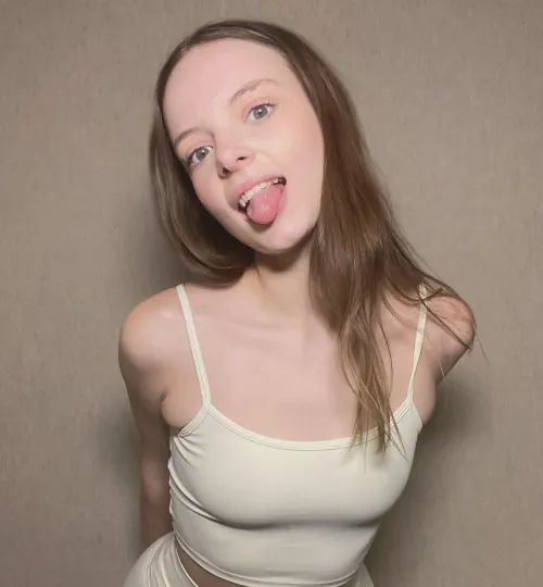 my pale skin looks amazing