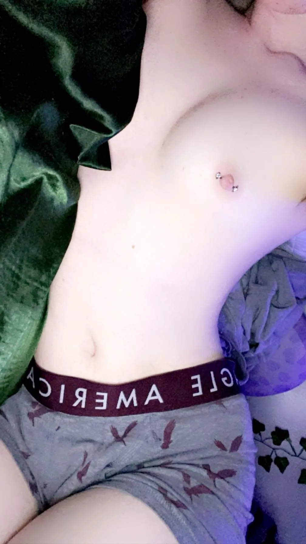 take my boxers off w ur mouth😘