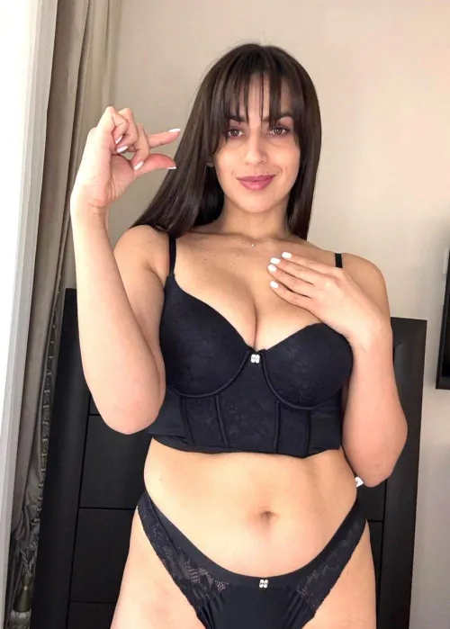 Your horrible 5 inches dick will not be able to touch my ass