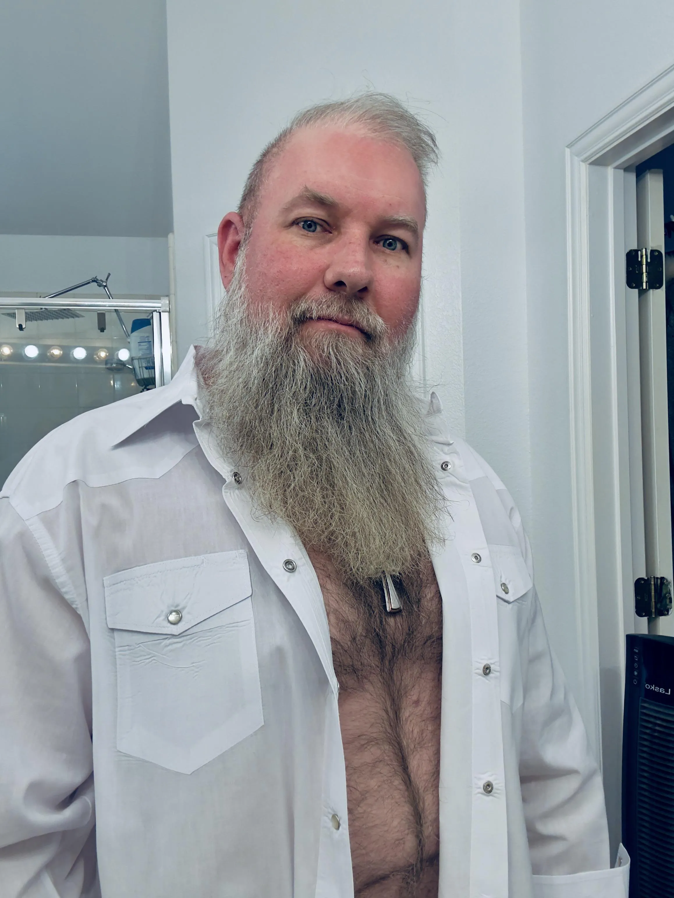 44 (M4F) halfway dressed and feeling irresistible-had to snap a selfie😊