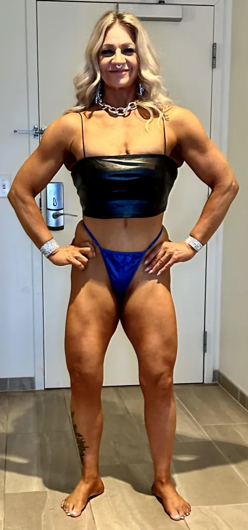 53 Hotwife Milf can be your mommy or you daddy