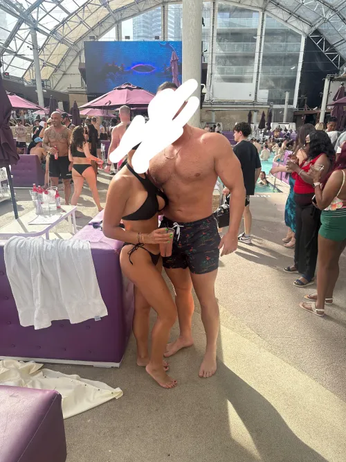 Couple looking for unicorn mf4f 30 and 27. Looking to have drinks possibly more