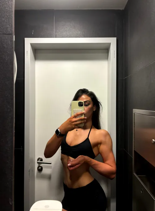 crushing my workouts and feeling fierce! Do you find it sexy too?