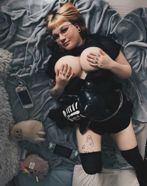 Cum play games with me & I’ll be your best stress ball