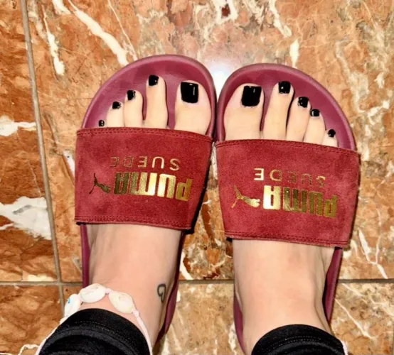 Go on, tell me you don’t love my sandals ;)