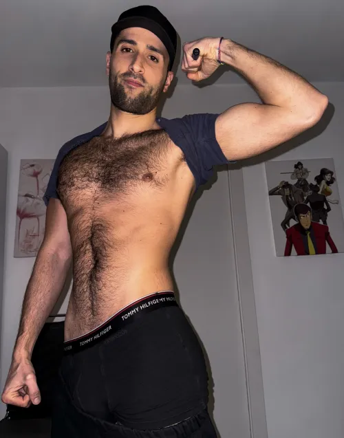 I guess building muscle will take some time, but the happy trail is growing just fine lol