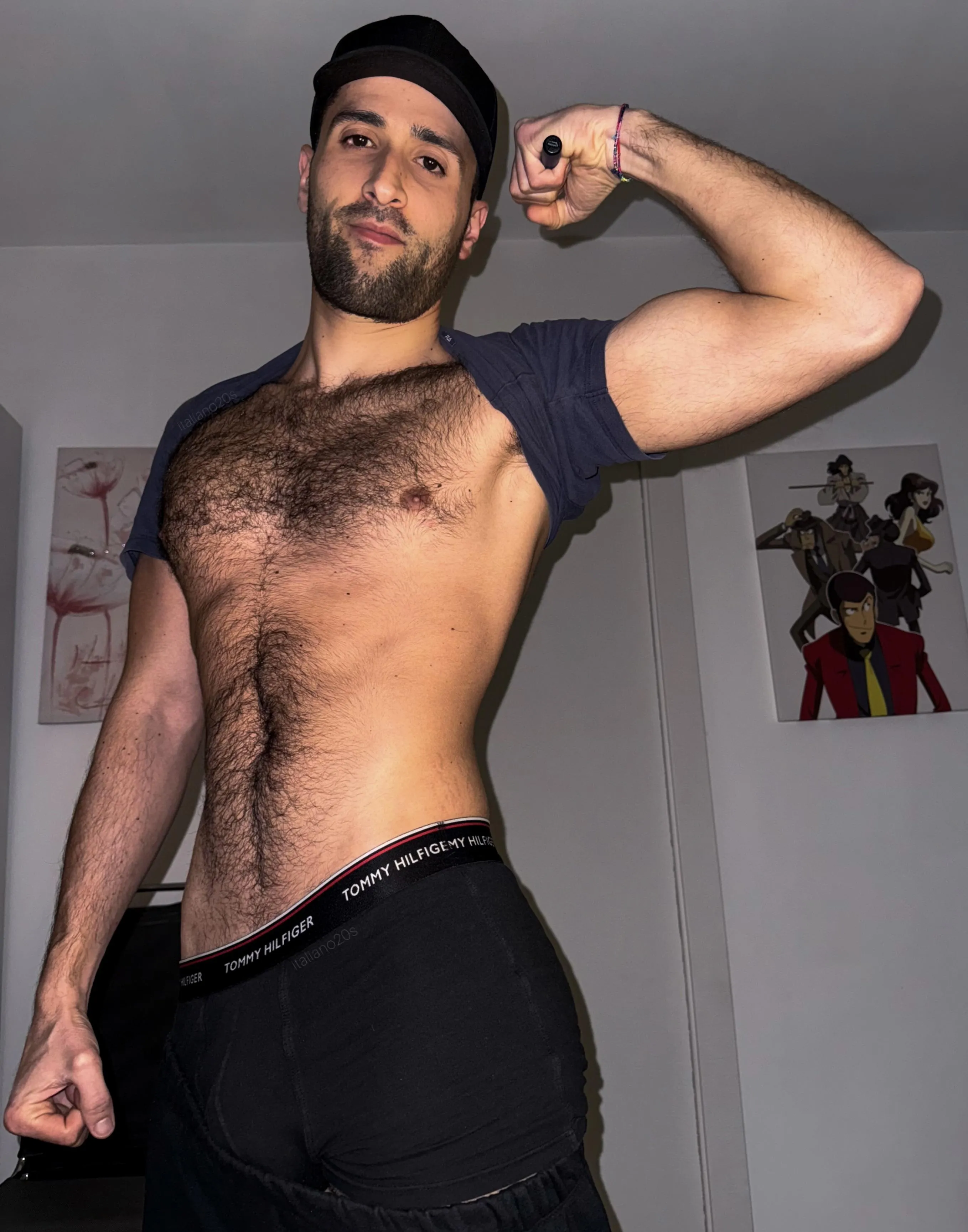 I guess building muscle will take some time, but the happy trail is growing just fine lol