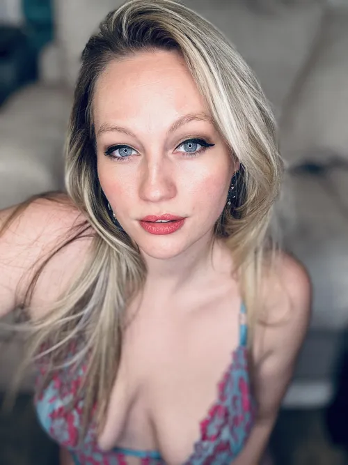 I’m back to staring in your soul