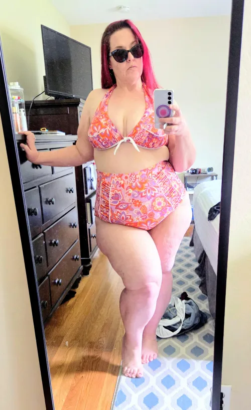 Trying this groovy bikini on. Is it summer yet 😭