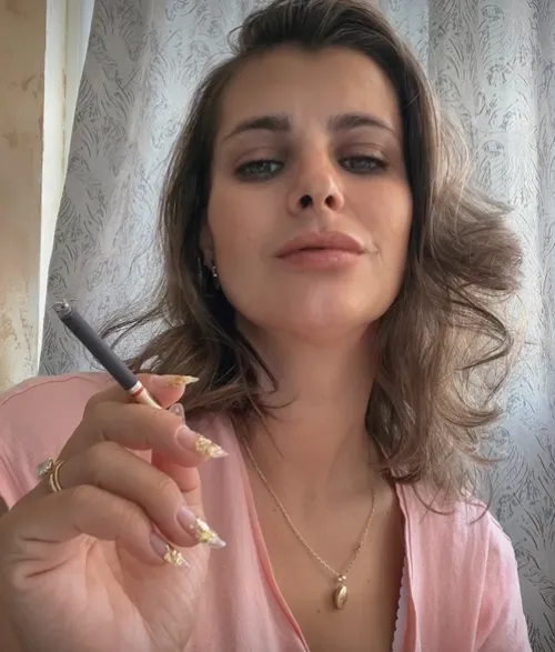 would u let me give you a smokey kiss?