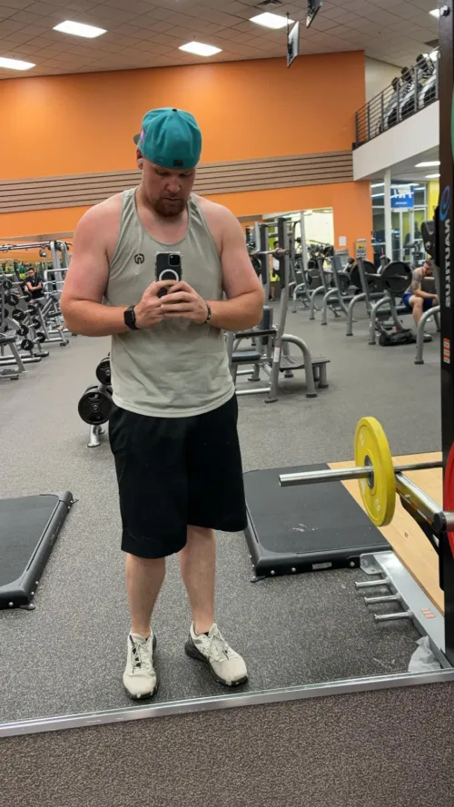 29M Respectful Bull looking
