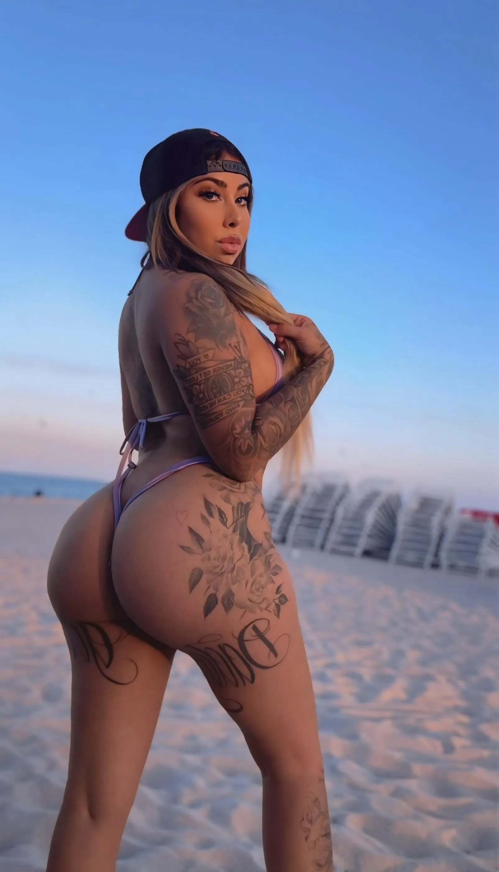 Any available hung guys?? I’m back in El Paso after a 2 week vacation and I need to get fucked 😅😂 message me!