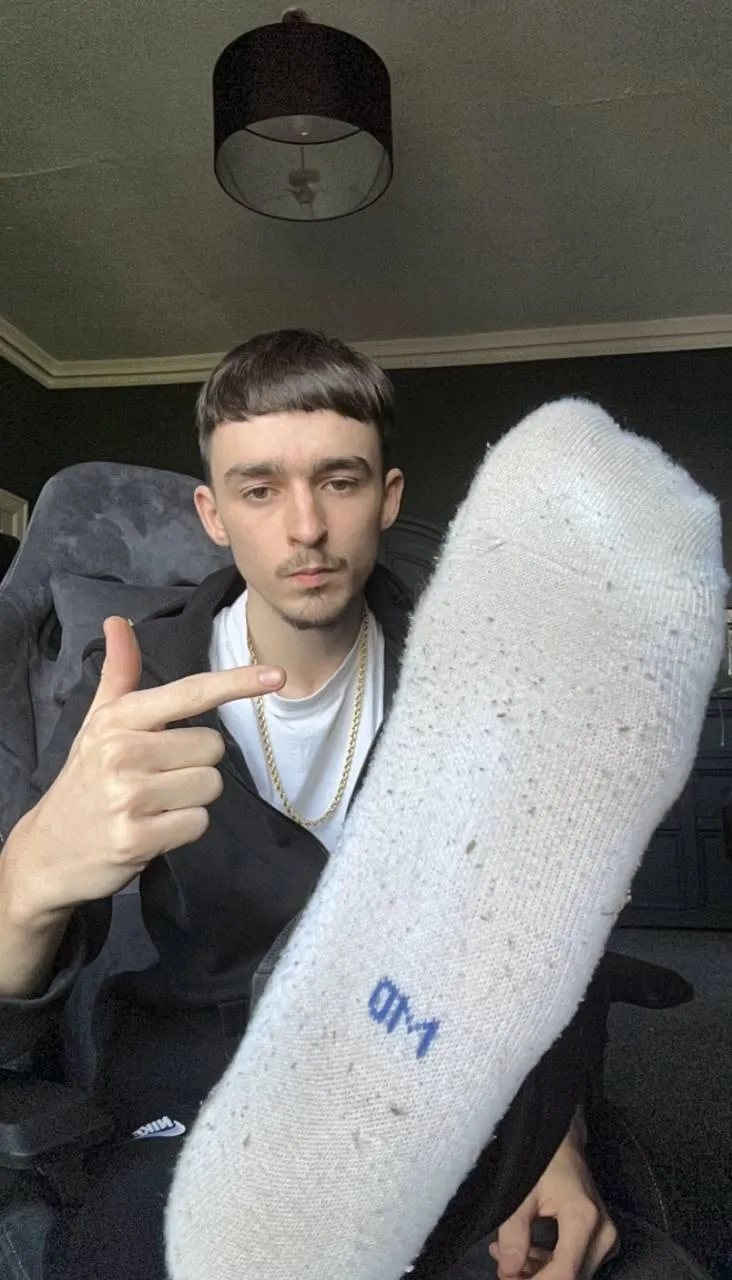 Come snifffff 🧦💨