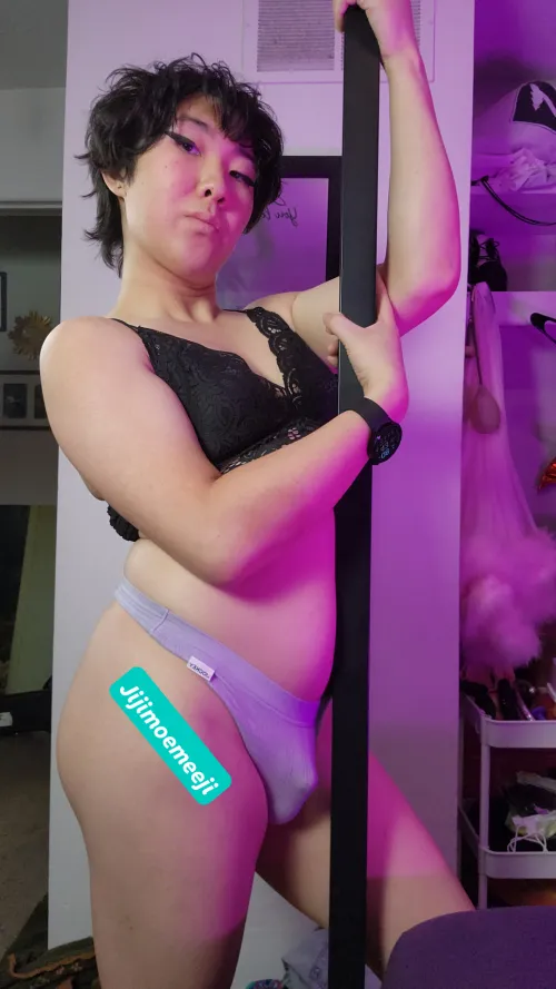 Felt cute in my bedroom 🥰