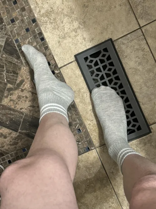 Grey instead of white for the day 😬