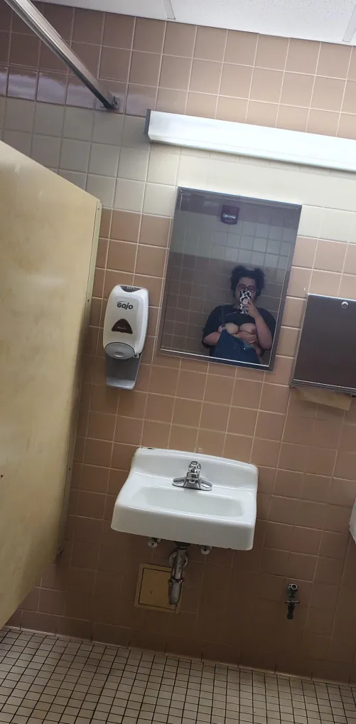 Had to be quick, someone else was in the bathroom and I was right in view of the entrance door (college campus bathroom)