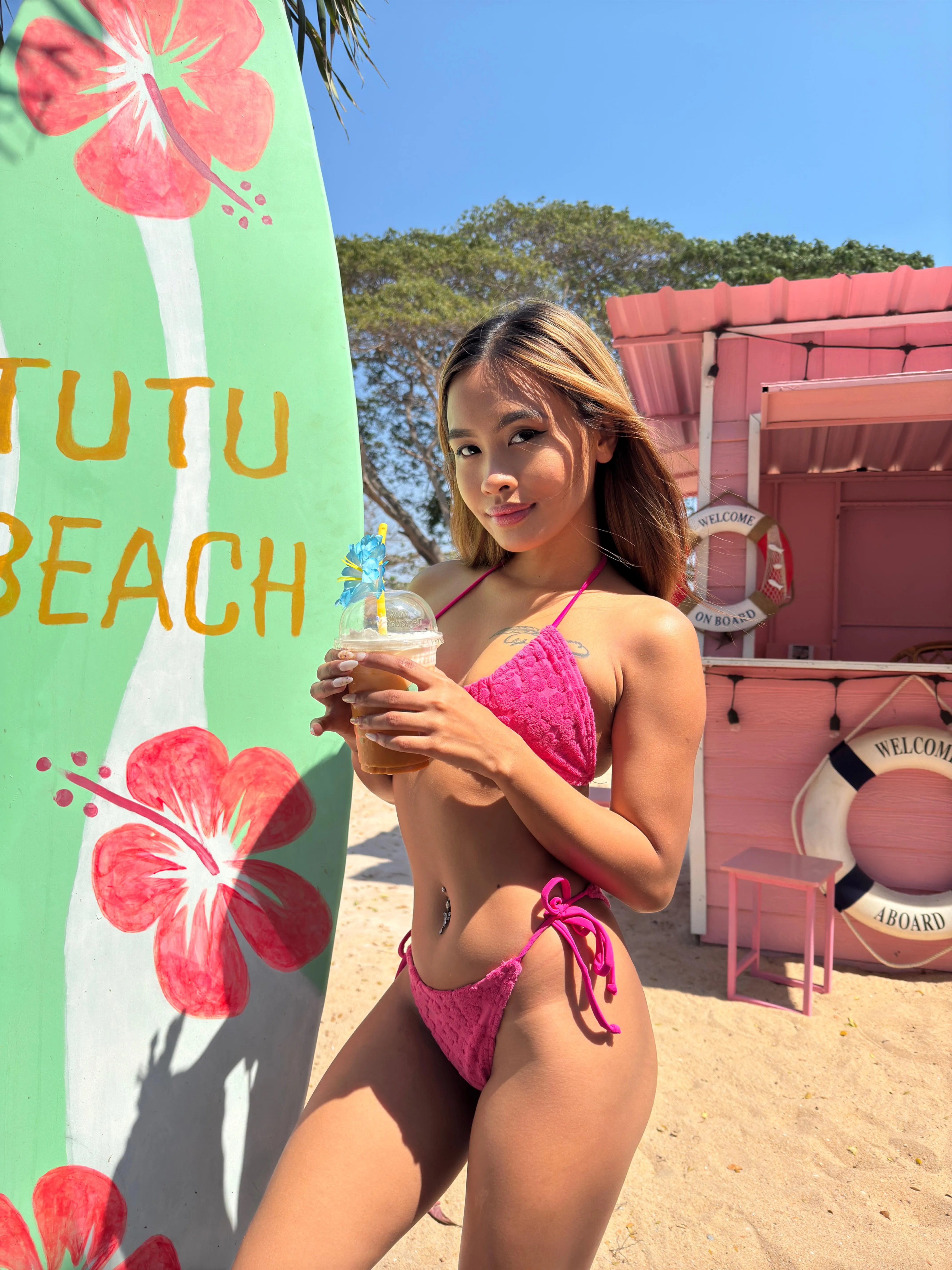 Hawaiian sun, ocean breeze, and a little bit of me