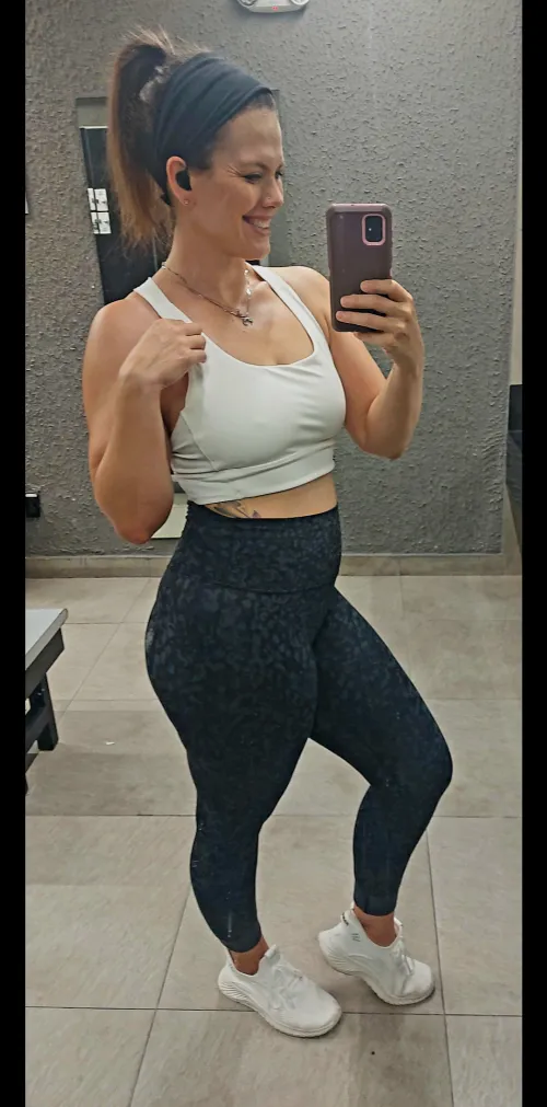 High waisted pants to tuck my tummy into