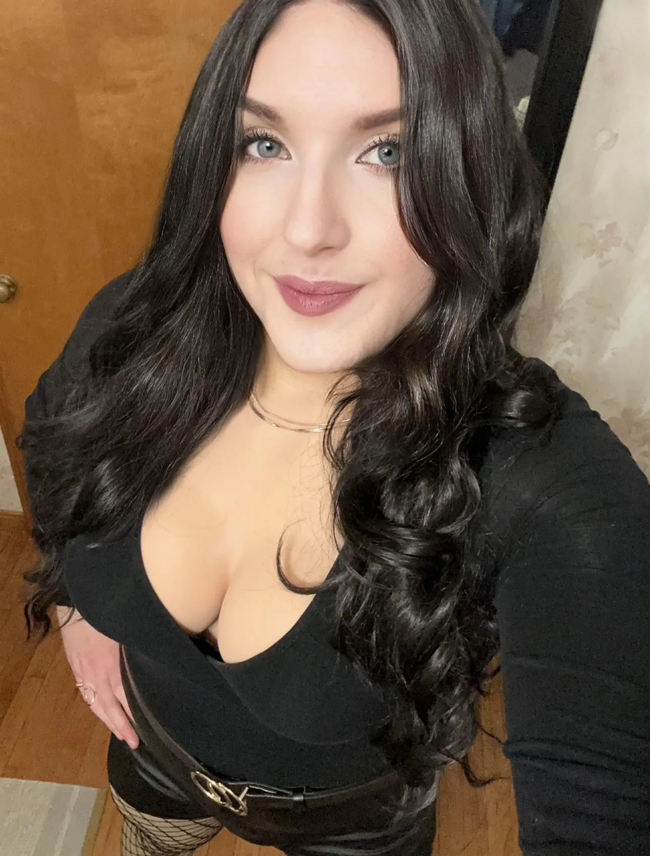 I love how amazing this breastplate looks! 😍🖤