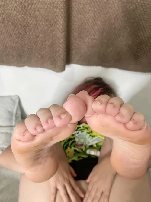 Let me give you a footjob every night