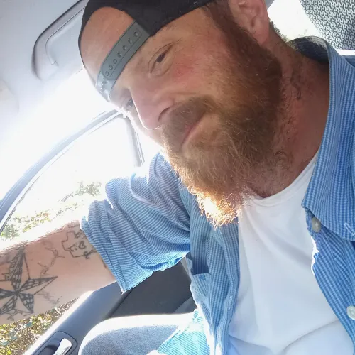 Looking fishing hit me up