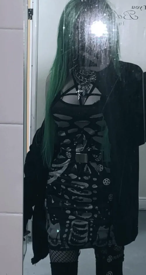 She's a 10 but she expects daily creampies