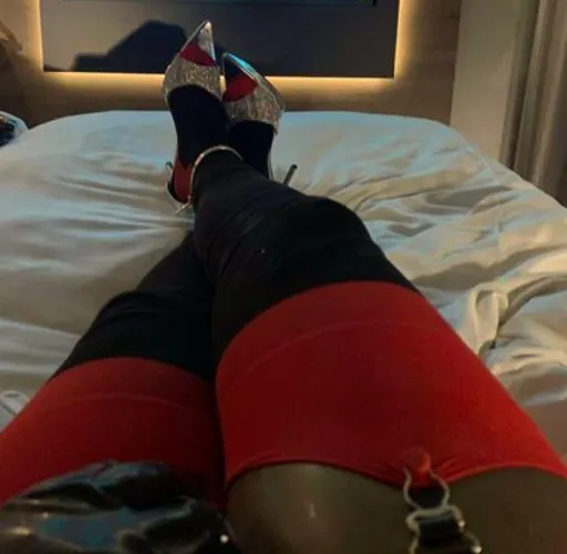 Suche Sissy, Femboy, DWT, TV in Latex und High Heels im Großraum Ruhrgebiet!