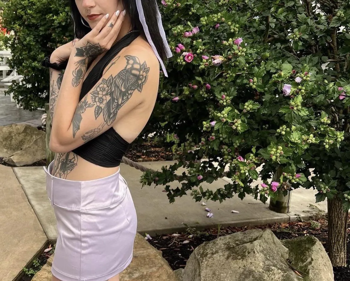 wake me up to gifts off my throne or you’ll have nightmares