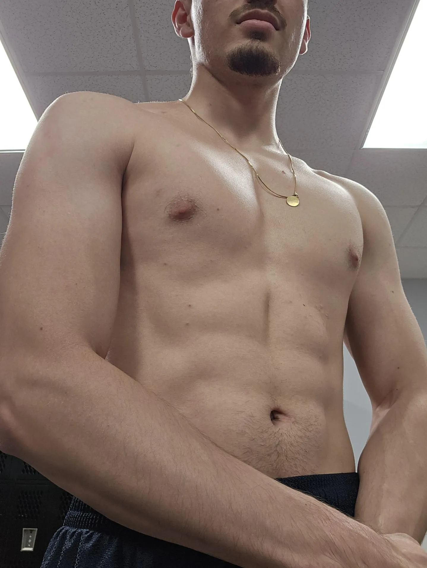 23 [M4F] #Davie - Looking to suck on titties all night long