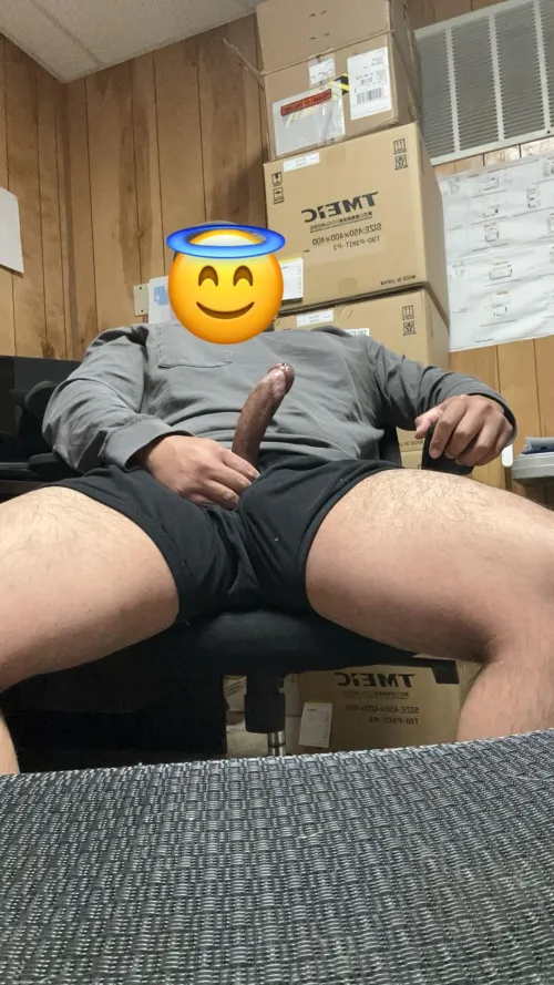 (30) [M4F] I’m ready to make someone’s night… I don’t discriminate women