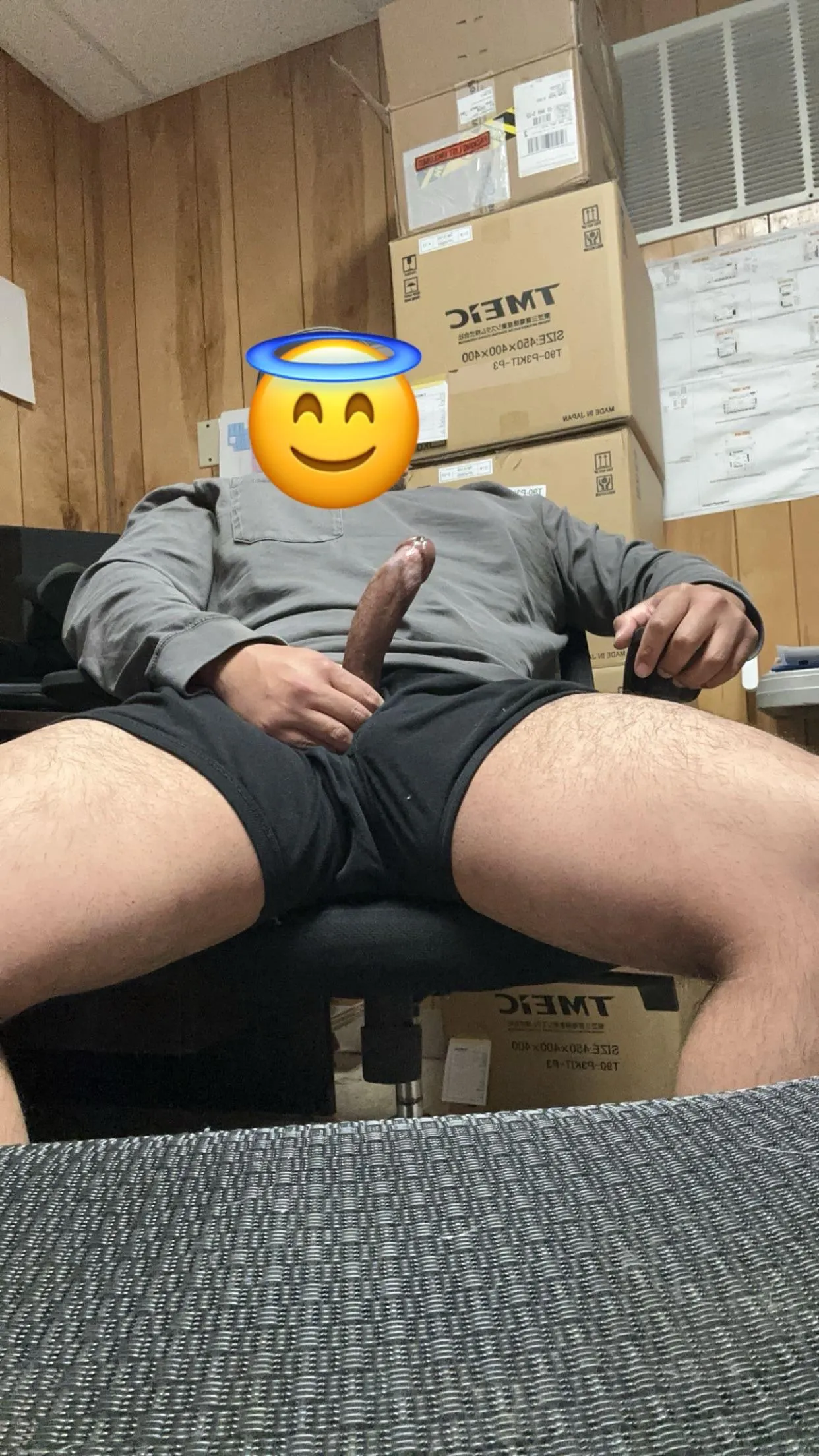 (30) [M4F] I’m ready to make someone’s night… I don’t discriminate women
