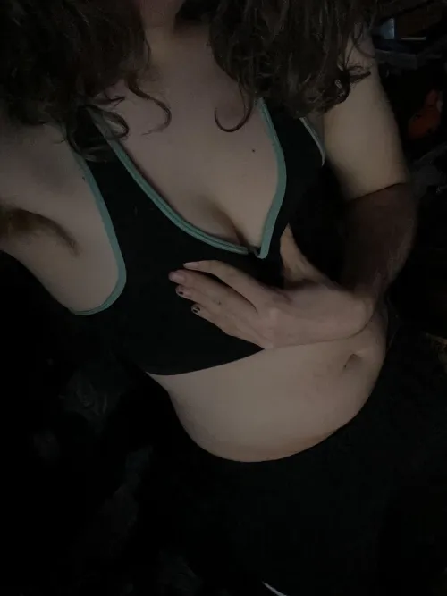 A bit of arm/armpit hair never hurt anybody <3