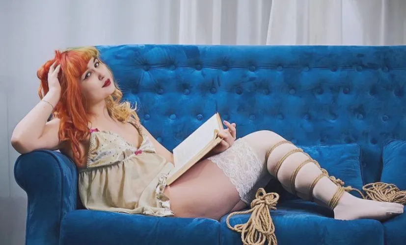 Can you guess which book i'm reading