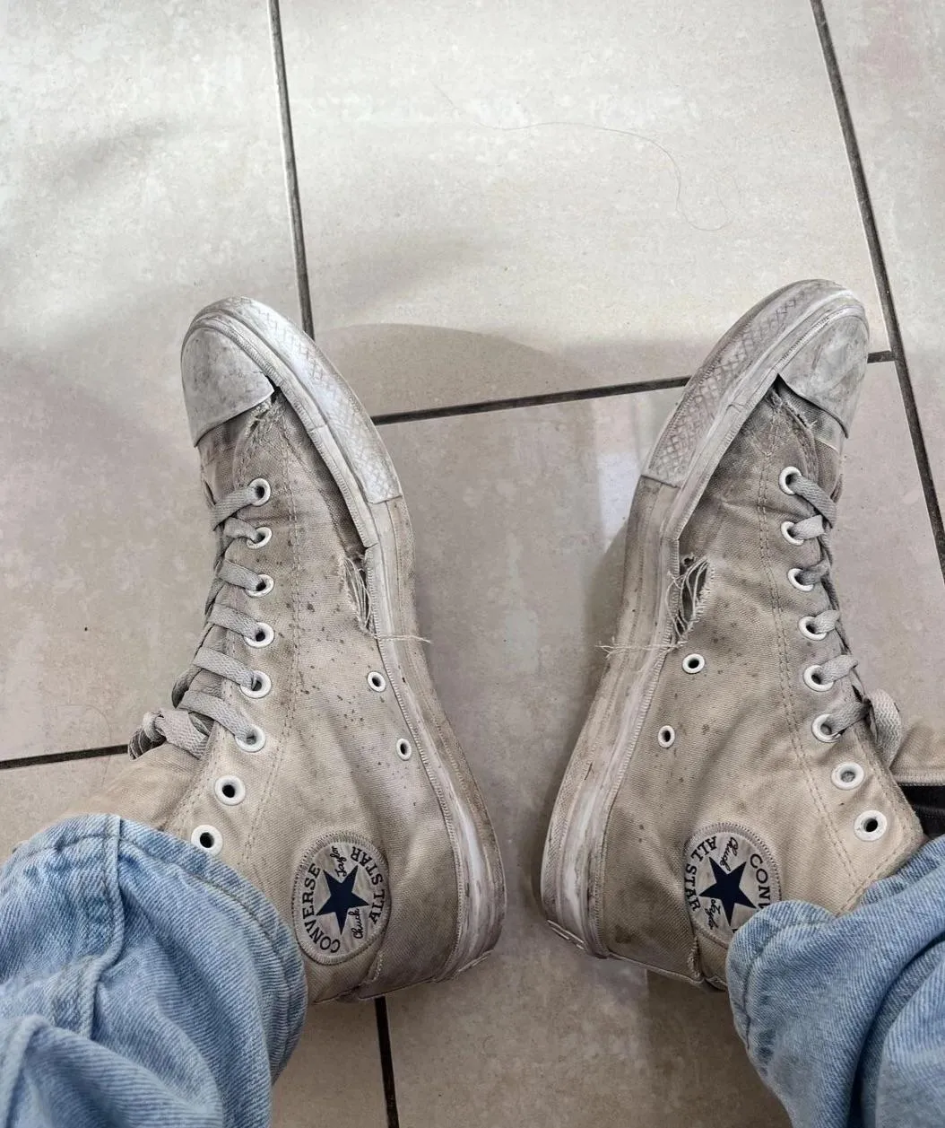 Guys with converse shoes? Please leave a comment or dm me📩🫶🏻