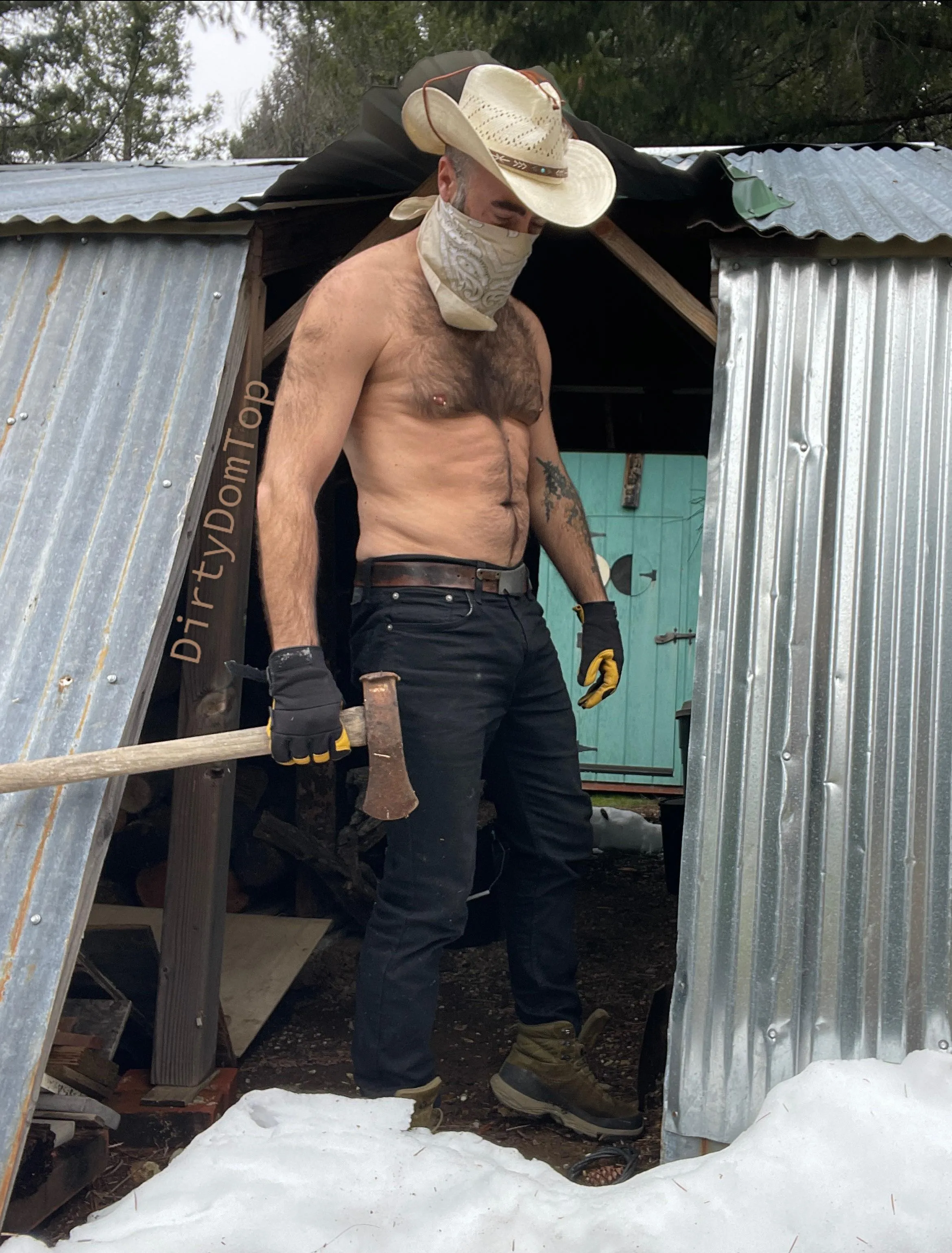 Looking for a sub boy to help with chores