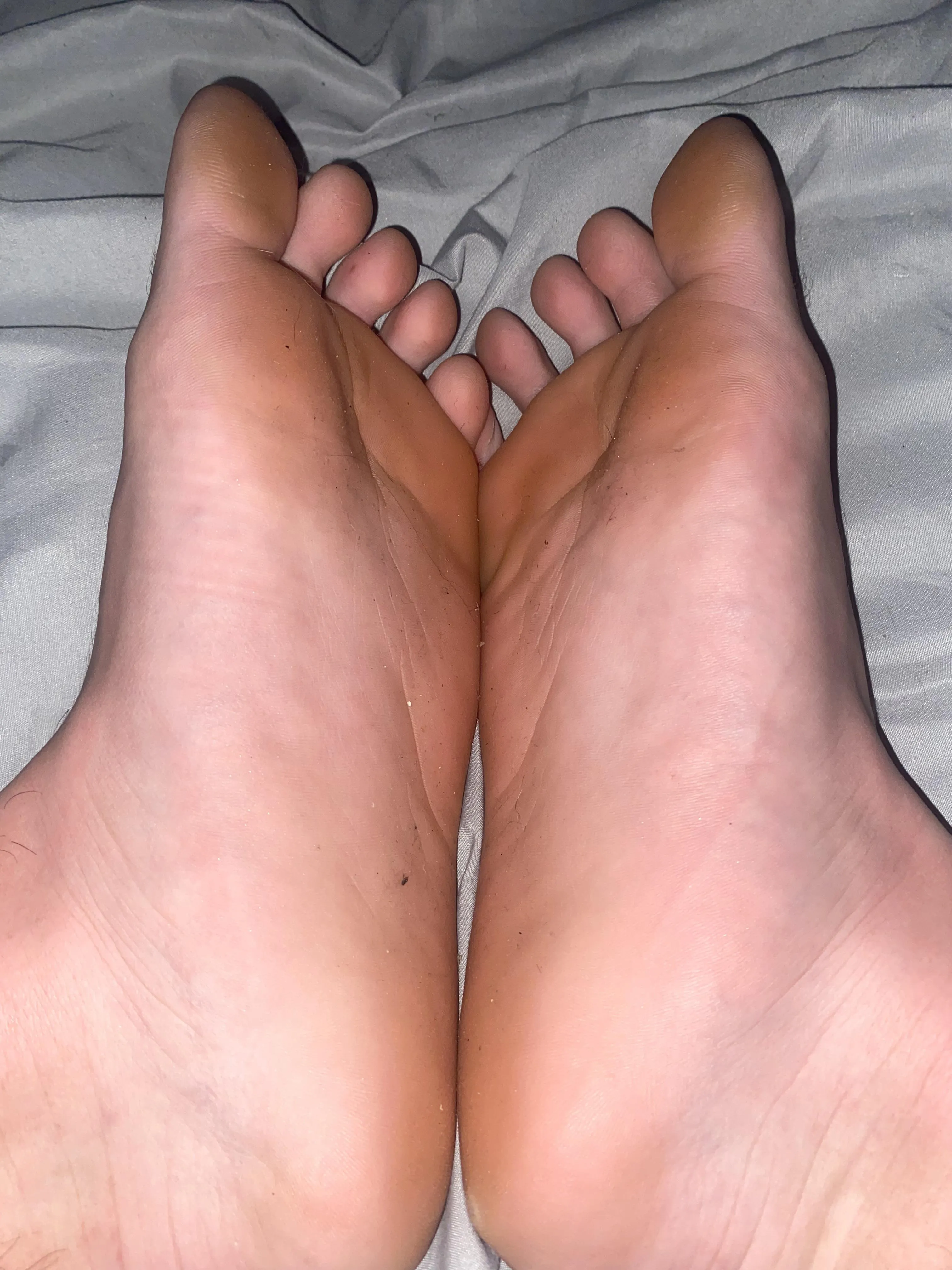 Put your face in them loser😂