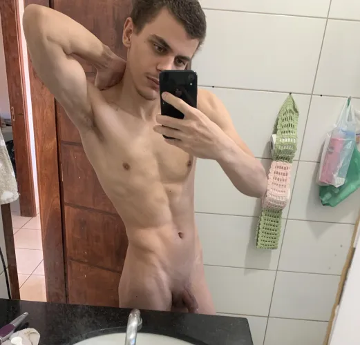 A twink who needs help to get hard here 🙂‍↕️🙃