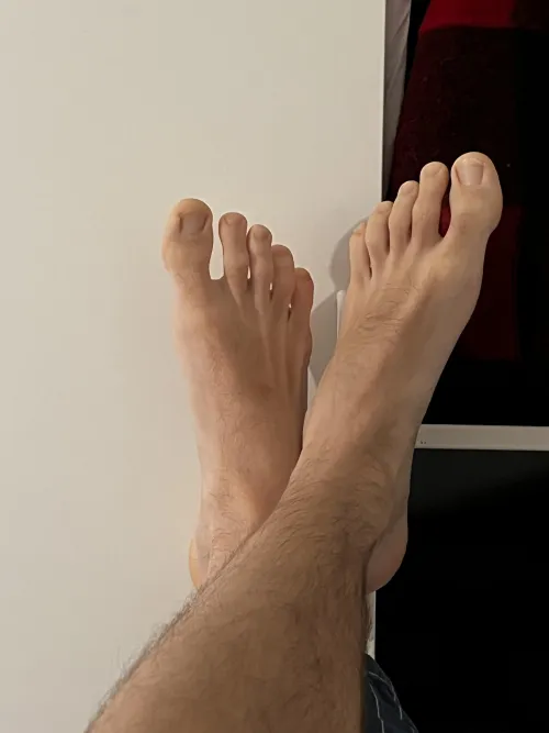 Can anyone rate my toes??