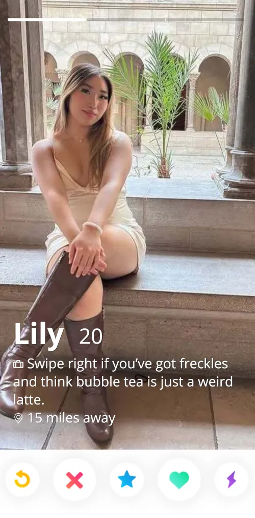 can you imagine being her friendzoned Asian BFF and finding her tinder profile