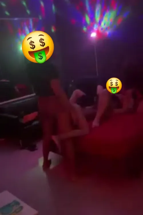 Come joint the fun at luna's Boutique..don't miss out party going wild..single male's show up..everyone welcome..couples and lady's free....wild night going on right now..free drinks.