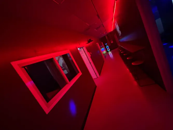 Couple's here at luna's Boutique right now..come show them a great time..single male's welcome..free drinks..couples and lady's free all night...