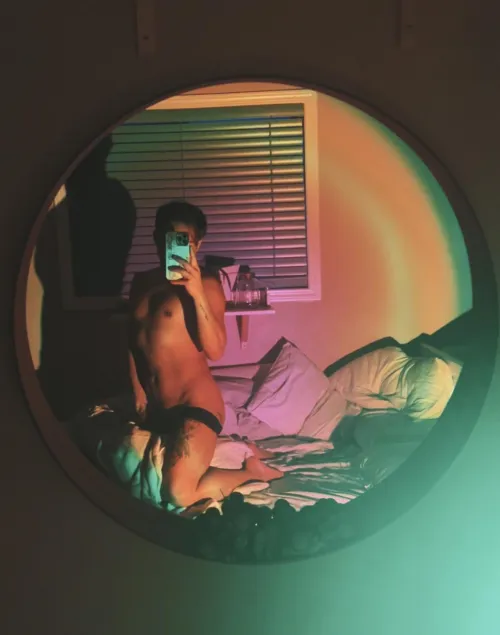 DM age and pics. Looking for jerk buds