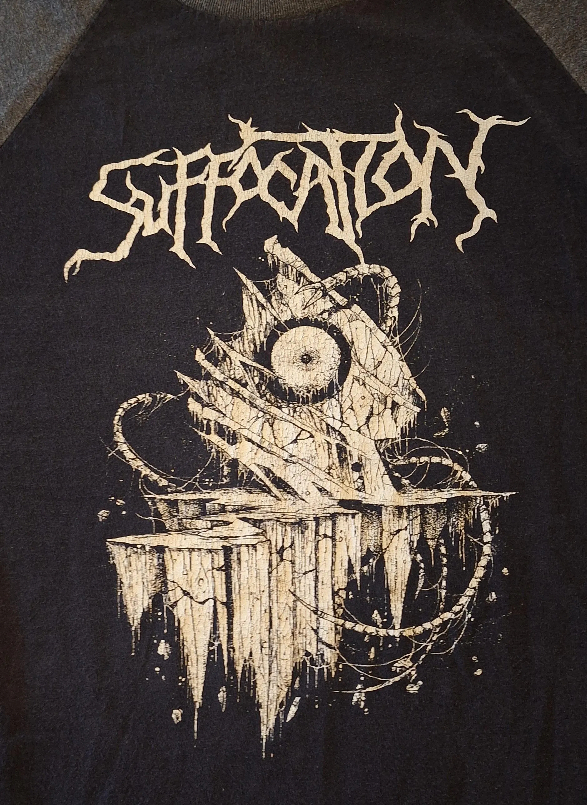 Help me finding this Suffocation t-shirt