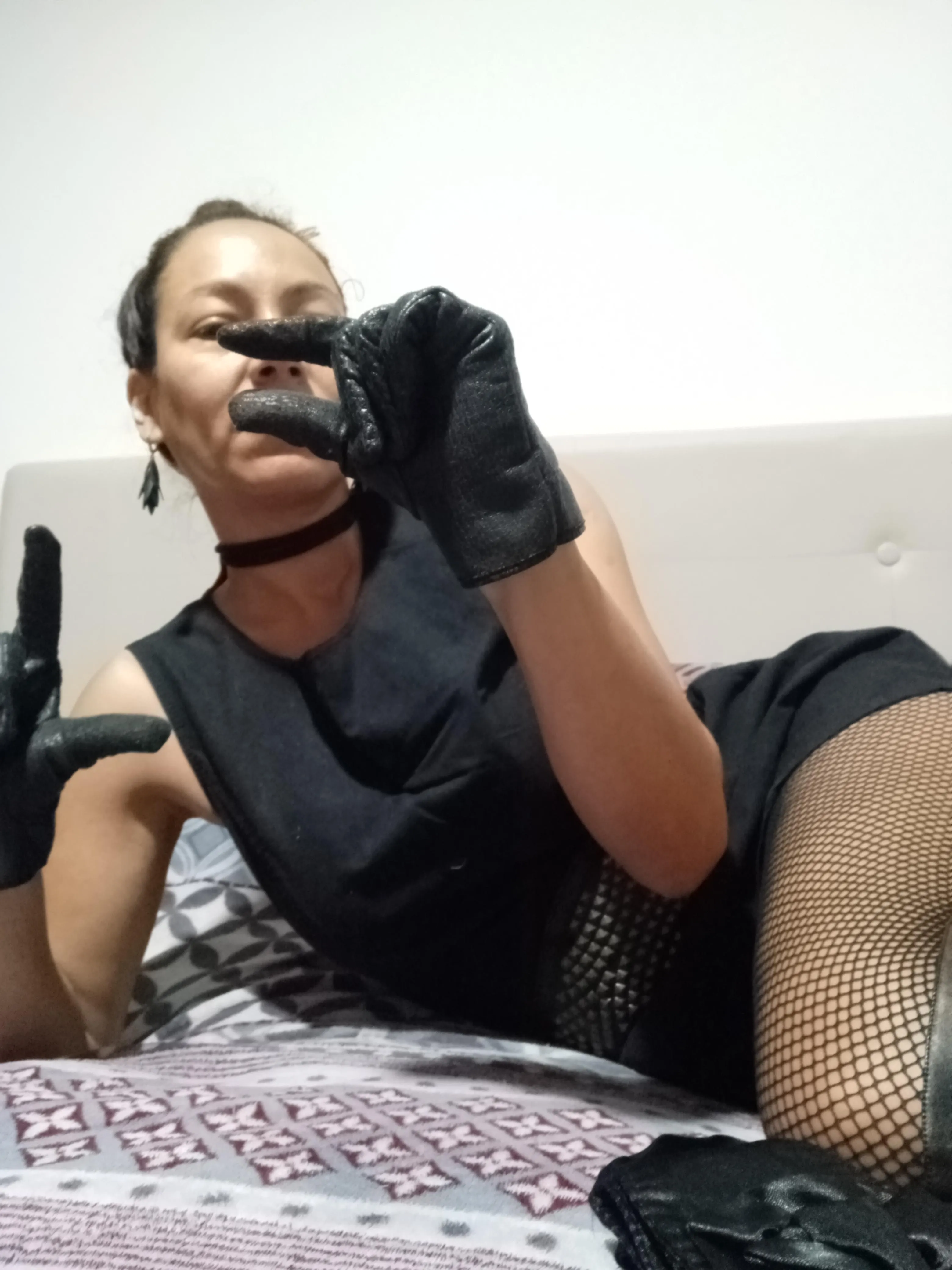 Hey loser! That dick is tiny and ugly. How big is it? 🍤😂😈