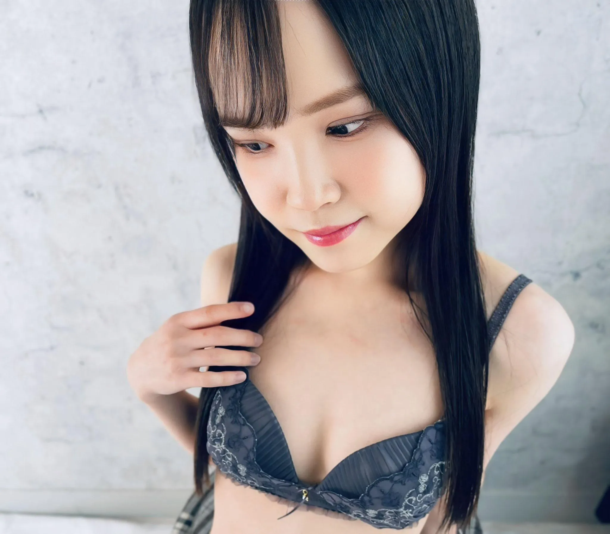 Lala Uploading New Content To Her FANTIA Fanclub