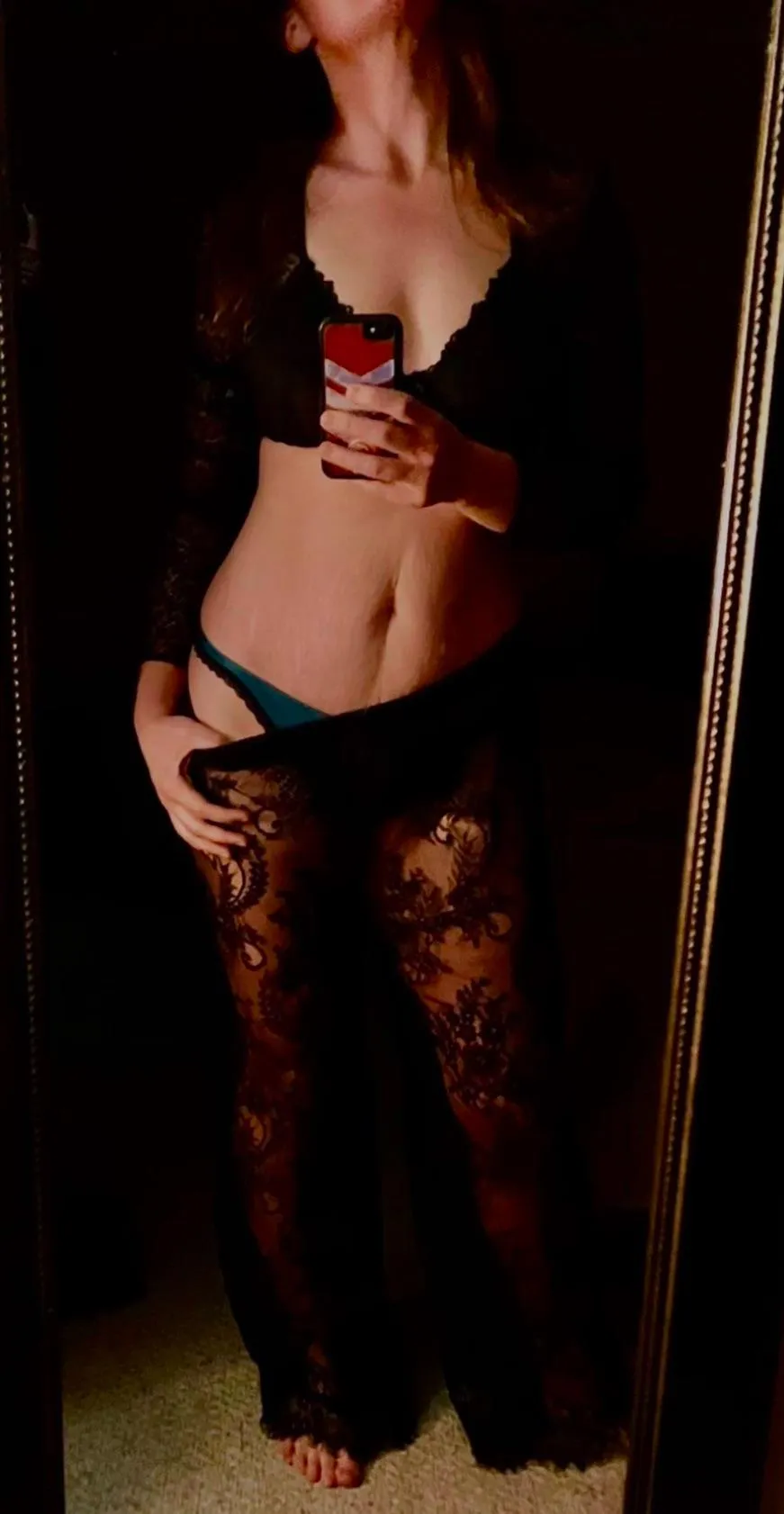 MF4(MF)(M)(F) LONDON Area Miss Hotwife Mar looking for fun