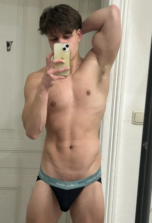 (20)How do i look in that jock?